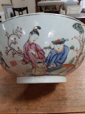 Lot 82 - Chinese polychrome jar, three Canton bowls and Japanese bowl.