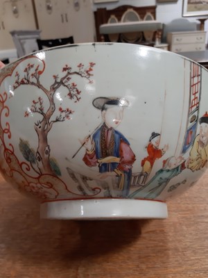 Lot 82 - Chinese polychrome jar, three Canton bowls and Japanese bowl.