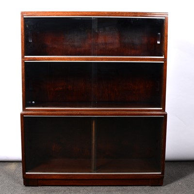 Lot 360 - Minty mahogany bookcase