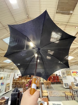 Lot 109 - Walking stick umbrella, with collapsing case, length 89cm.