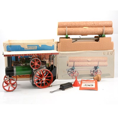 Lot 27 - Mamod live steam tractor TE1a Showman's traction engine and lumber wagon.