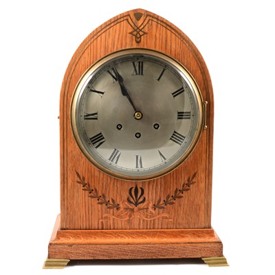 Lot 100 - Victorian oak bracket clock