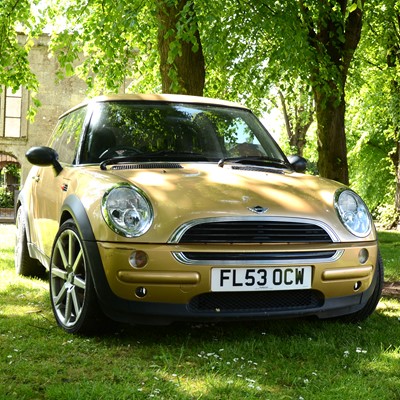 Lot 371 - Mini Cooper Hatch, 1598cc, petrol,  Sept '03 reg, 36,250 miles