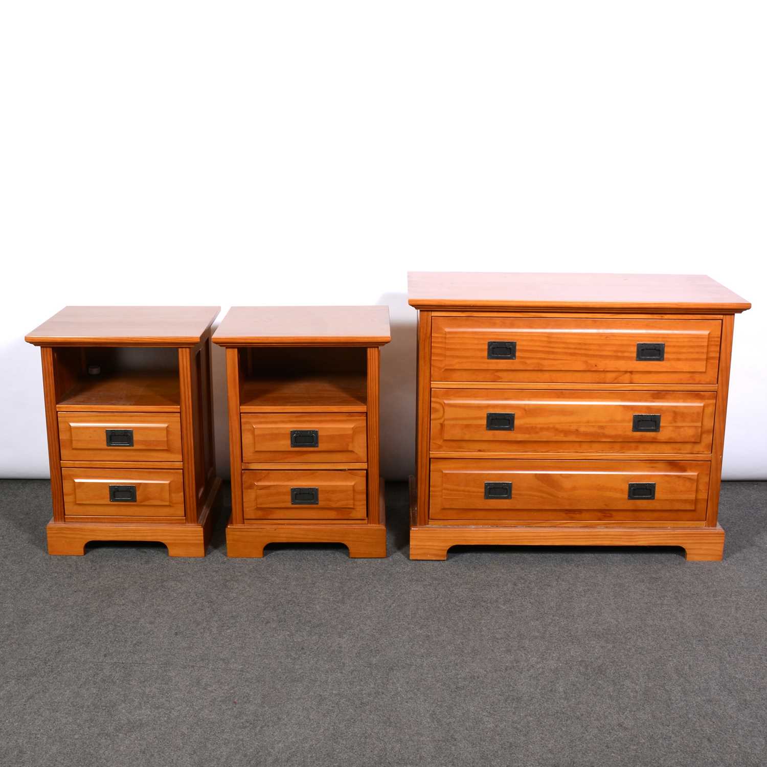 Lot 519 - Contemporary satin birch bedroom furniture