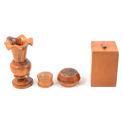 Lot 195 - Collection of wooden items