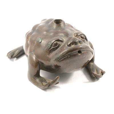 Lot 164 - A Chinese bronze water dropper in the form of a three-legged toad