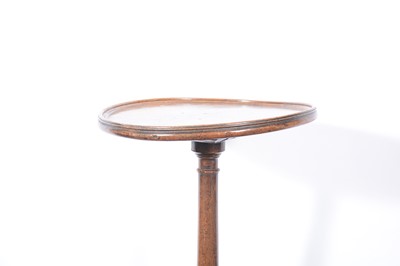 Lot 133 - An elm and oak pedestal table