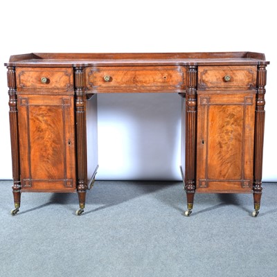 Lot 27 - A Regency mahogany dressing table
