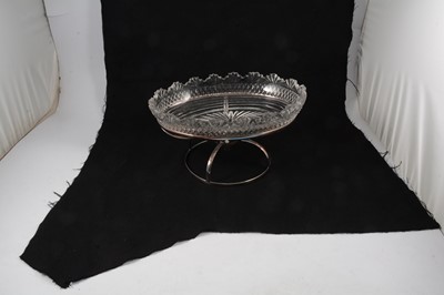 Lot 30 - A Regency Old Sheffield Plate dish ring, with cut glass oval bowl