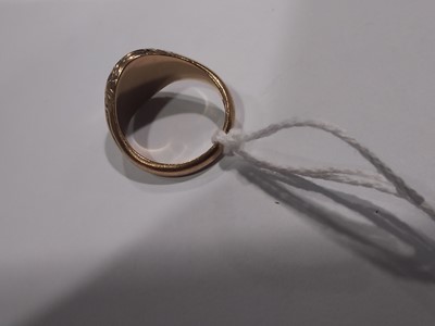Lot 93 - A gentleman's 9 carat yellow gold signet ring.