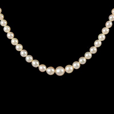 Lot 368 - Two cultured pearl necklaces.