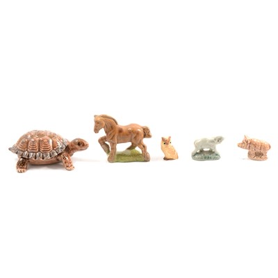 Lot 30 - Collection of ceramic animal and bird figurines, including Beswick and Wade