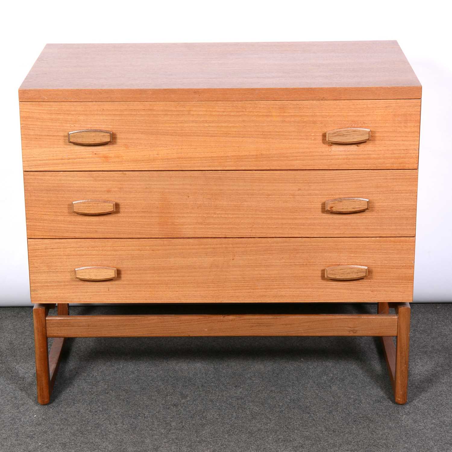 Lot 453 A GPlan chest of drawers,