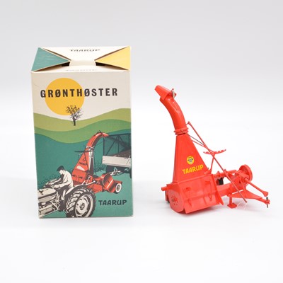 Lot 312 - Taarup Gronthoster forage harvester model, plastic, boxed.