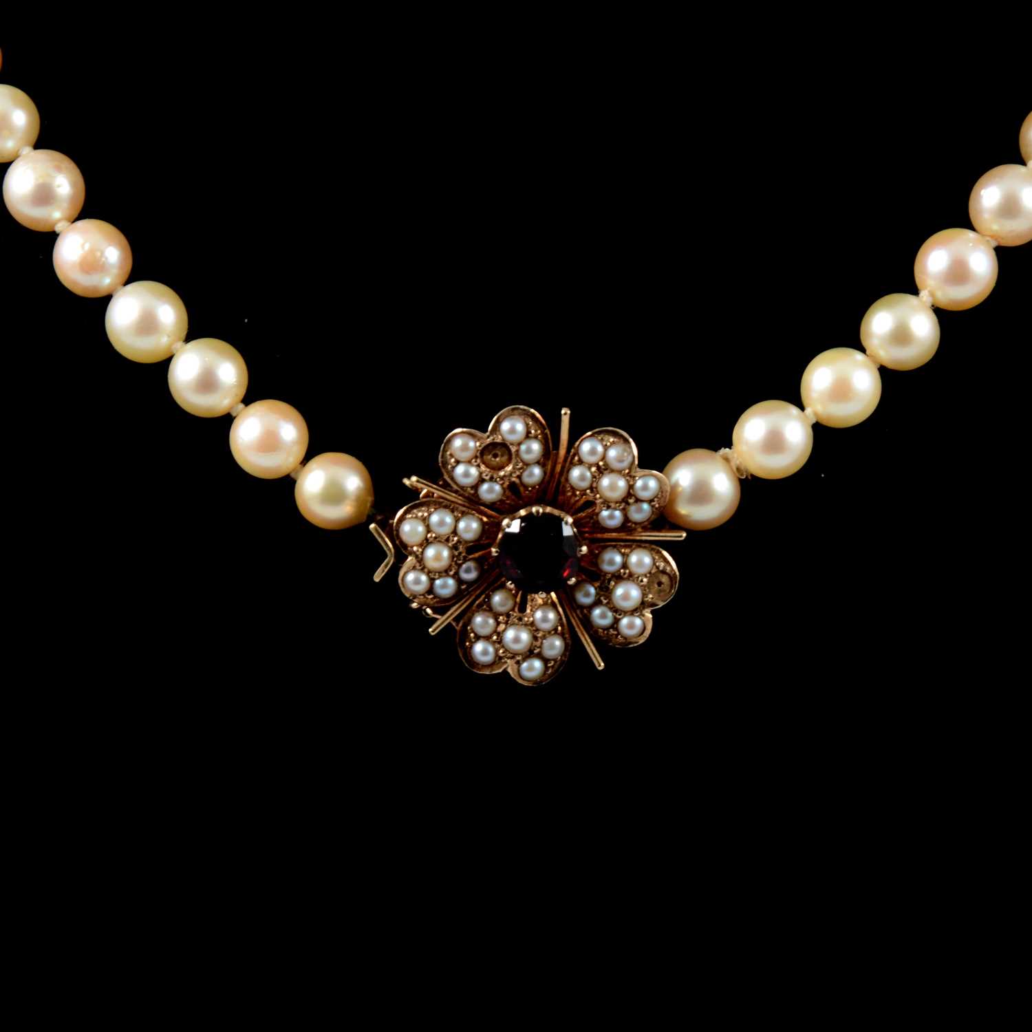 Lot 371 A Cultured Pearl Necklace With Garnet Clasp 2900