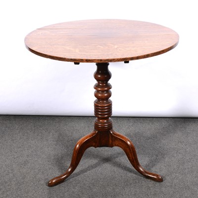 Lot 461 - George III oak tripod table