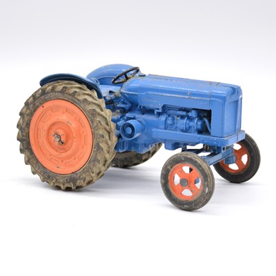 Lot 313 - Chad Valley Ford Super Major tractor model, die-cast, 1:16 scale, unboxed.