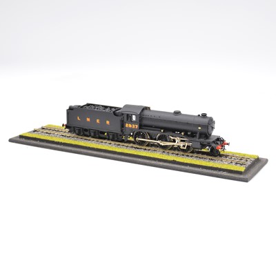 Lot 172 - A well made kit-built OO gauge model railway locomotive, LNER 2-6-0, 2937.