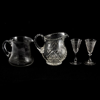 Lot 32 - A small collection of glassware