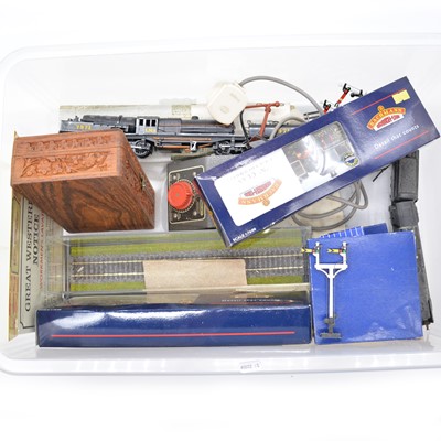 Lot 192 - OO gauge model railway locomotives and accessories, a tray to include Bachmann 32-153