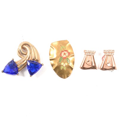 Lot 365 - Twenty-seven vintage gilt metal and paste / enamel dress clips, brooches and belt clasps.