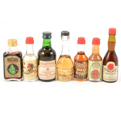 Lot 125 - Large collection of miniatures, global spirits and liqueurs
