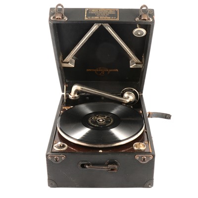 Lot 179 - Columbia black box gramophone, No. 112