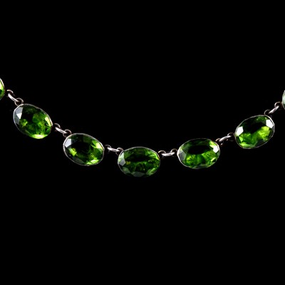 Lot 226 - A Georgian green peridot paste necklace.