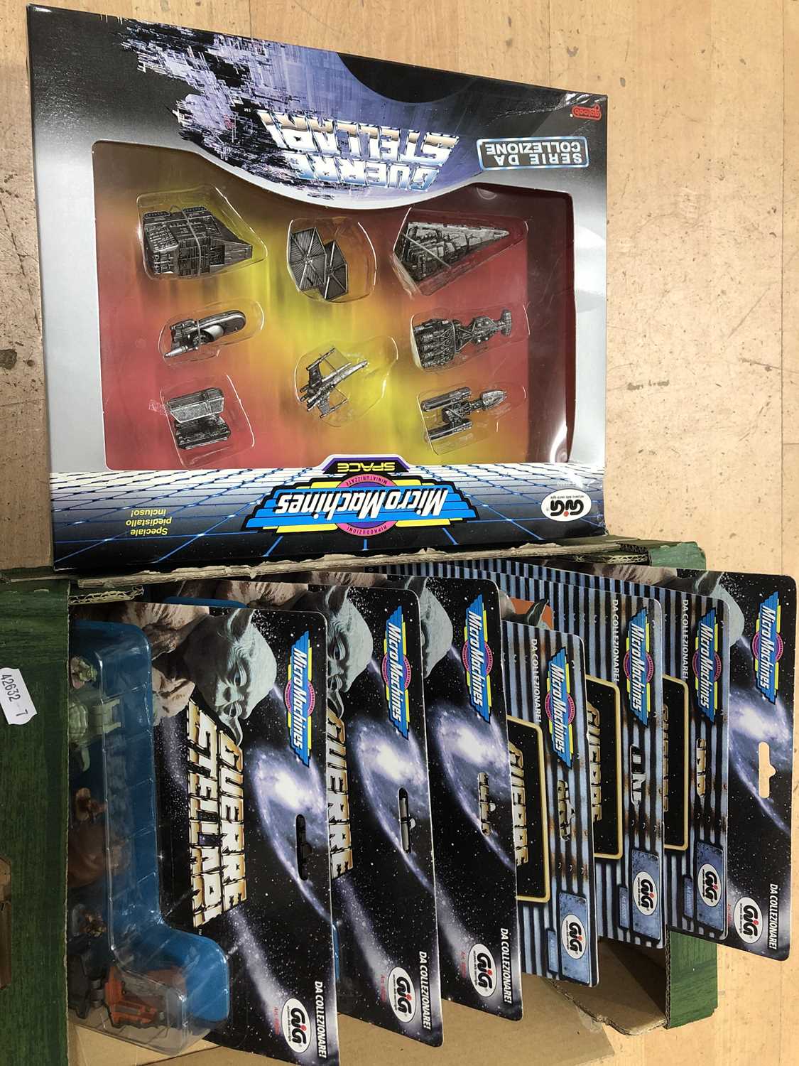 Lot 433 - Micro Machines Galoob, eight Italian 'Guerre Stellari' sets.