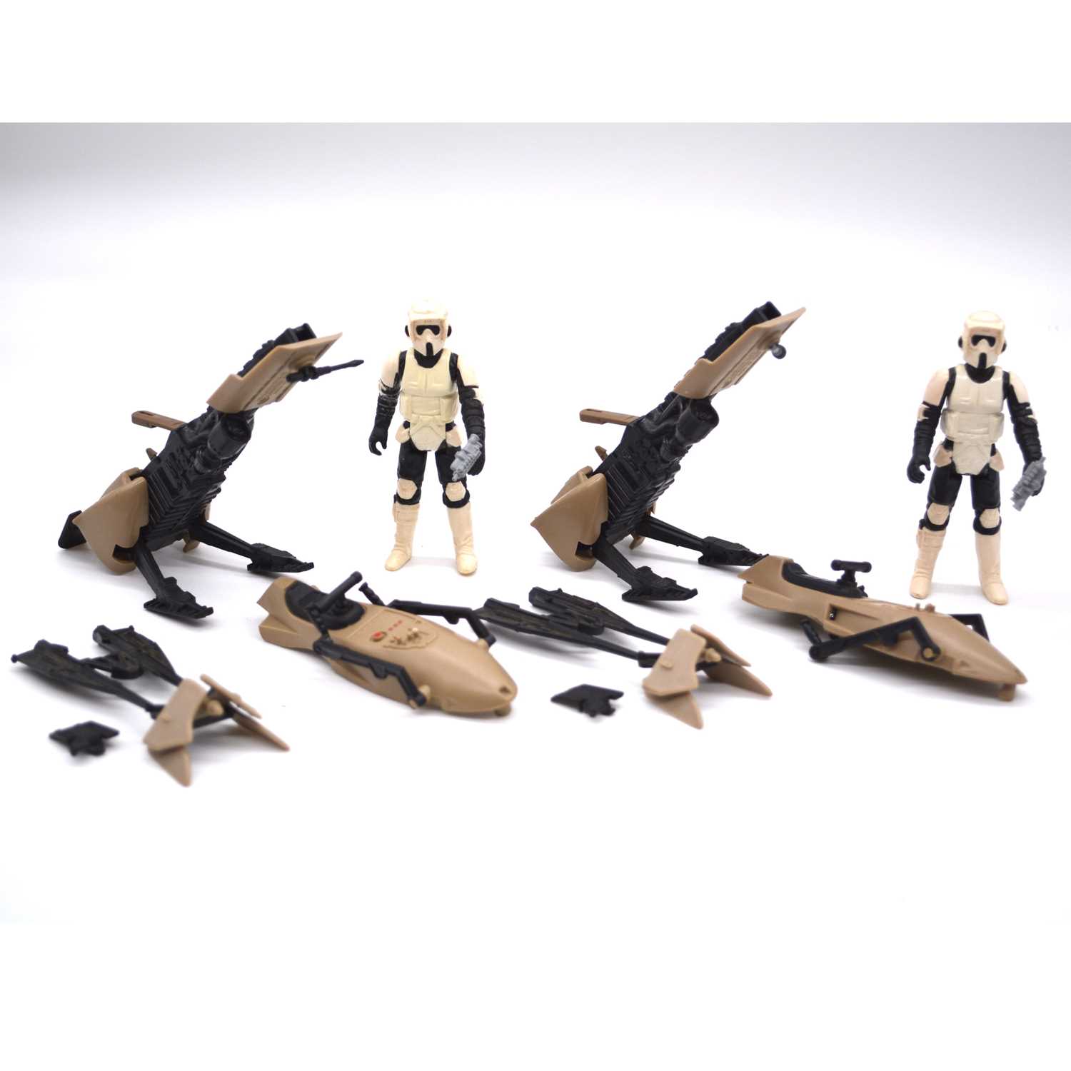 Lot 400 - Star Wars original figures, two Speeder Bike vehicles and Biker Scouts