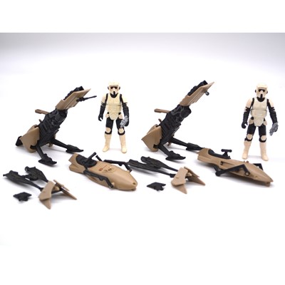 Lot 400 - Star Wars original figures, two Speeder Bike vehicles and Biker Scouts