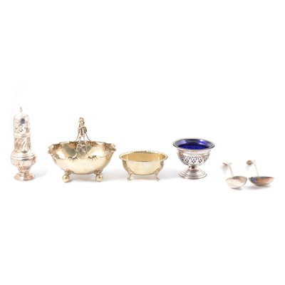 Lot 163 - A small quantity of silver-plated items