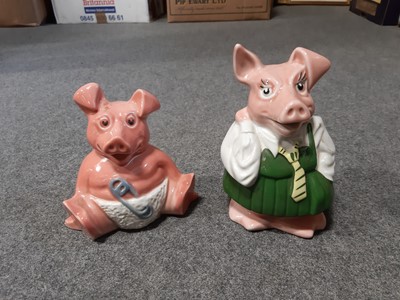 Lot 70 - One box of mixed collectable plates, two Natwest Wade pigs etc