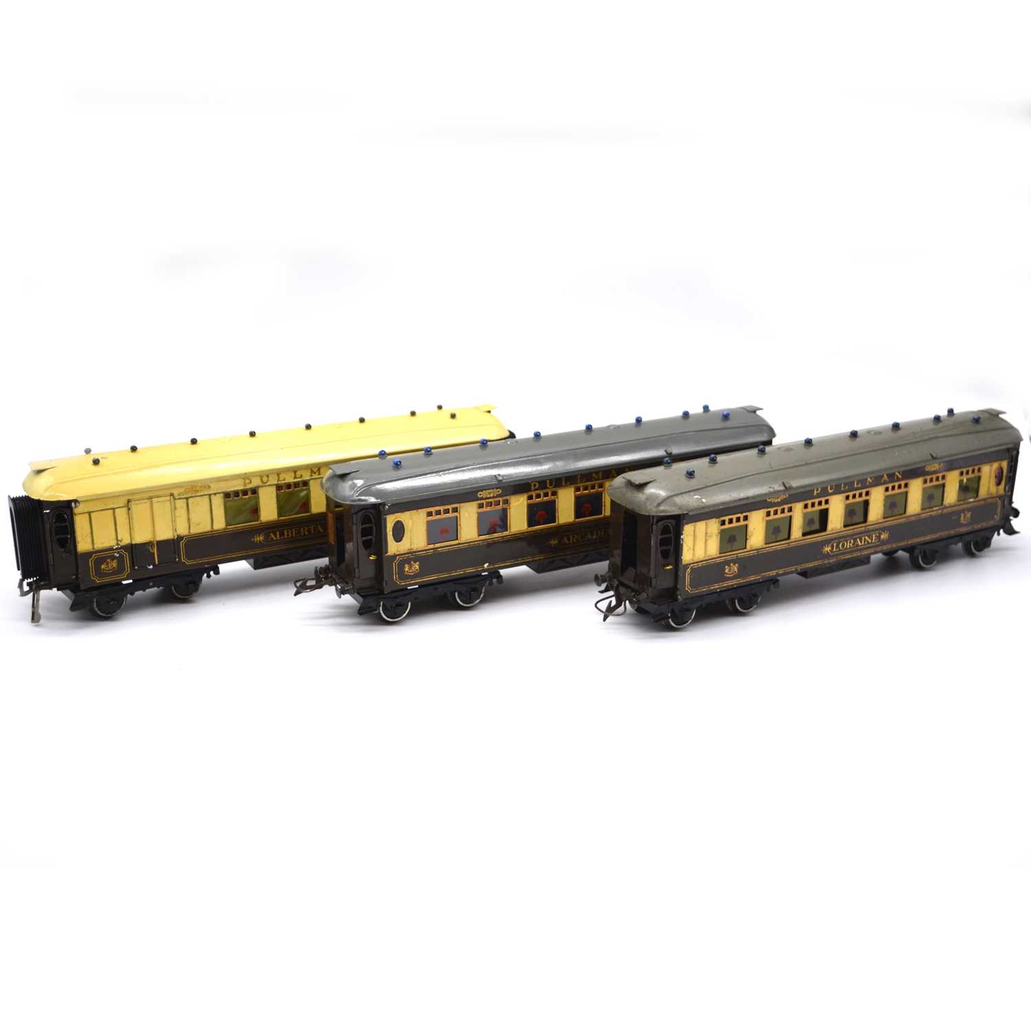 Lot 111 - Three Hornby O gauge model railways passenger coaches Pullman 'Alberta' 'Loraine'