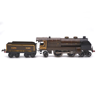 Lot 118 - Hornby O gauge model railway clock-work locomotive and tender, no.3c Nord 4-4-2