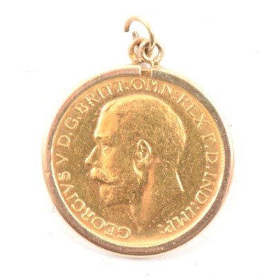 Lot 113 - A Gold Full Sovereign pendant.