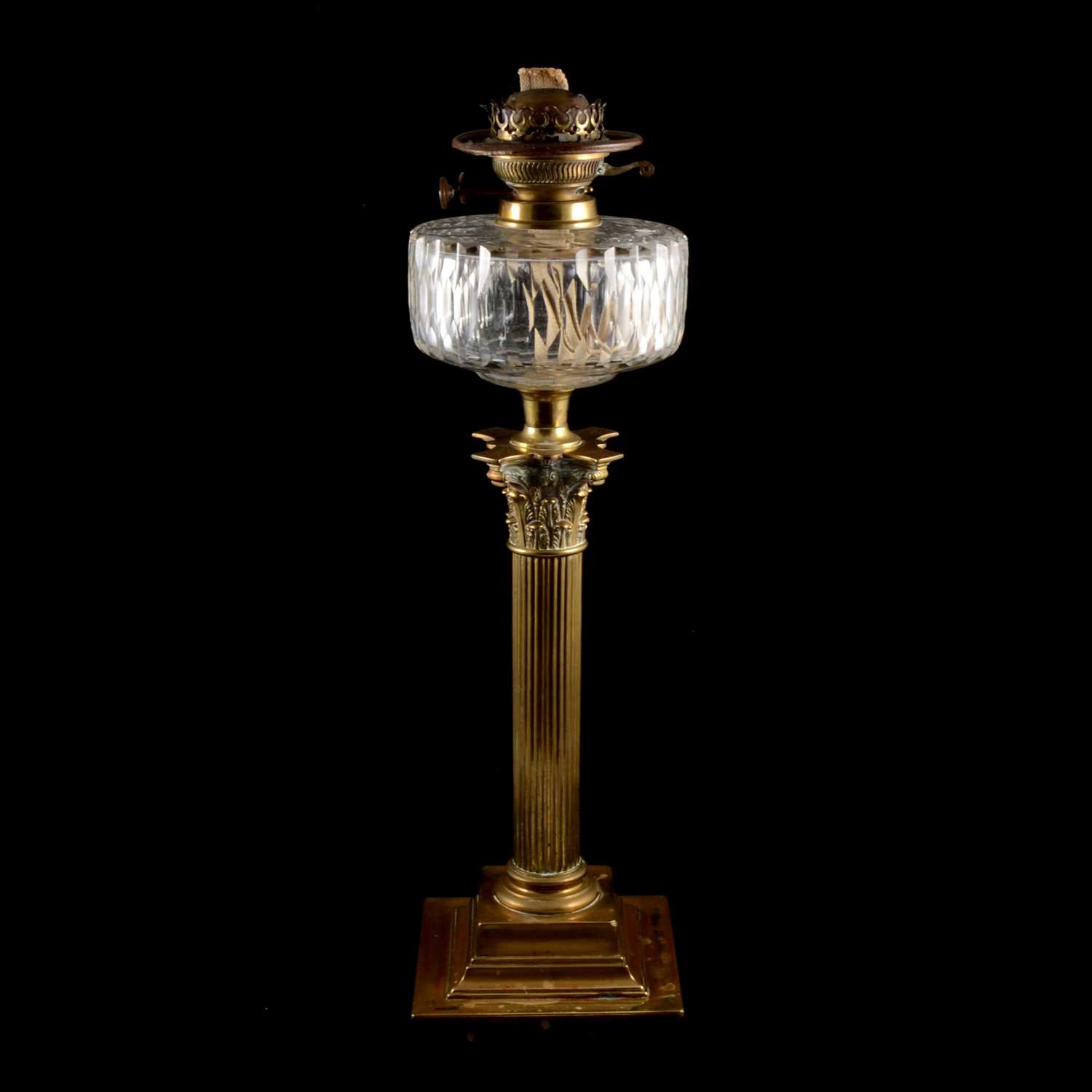 Lot 569 - Brass Corinthian column oil lamp, glass reservoir