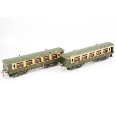 Lot 95 - Hornby O gauge Pullman passenger coaches, two including 'Dining Saloon'; and one other