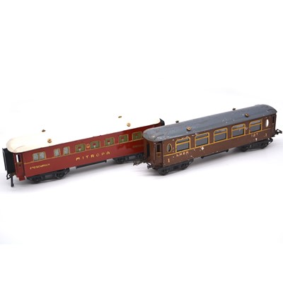 Lot 99 - Hornby O gauge model railway passenger coaches, two including Mitropa Speisewagen