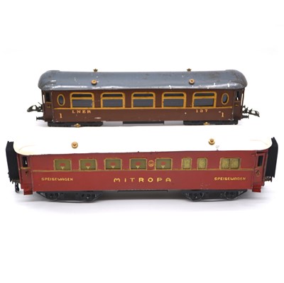 Lot 99 - Hornby O gauge model railway passenger coaches, two including Mitropa Speisewagen