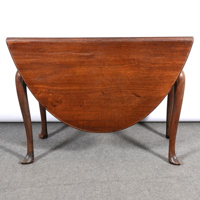 Lot 581 - Mahogany drop-leaf supper table