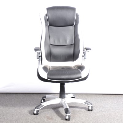 Lot 428 - Modern office/ gaming chair