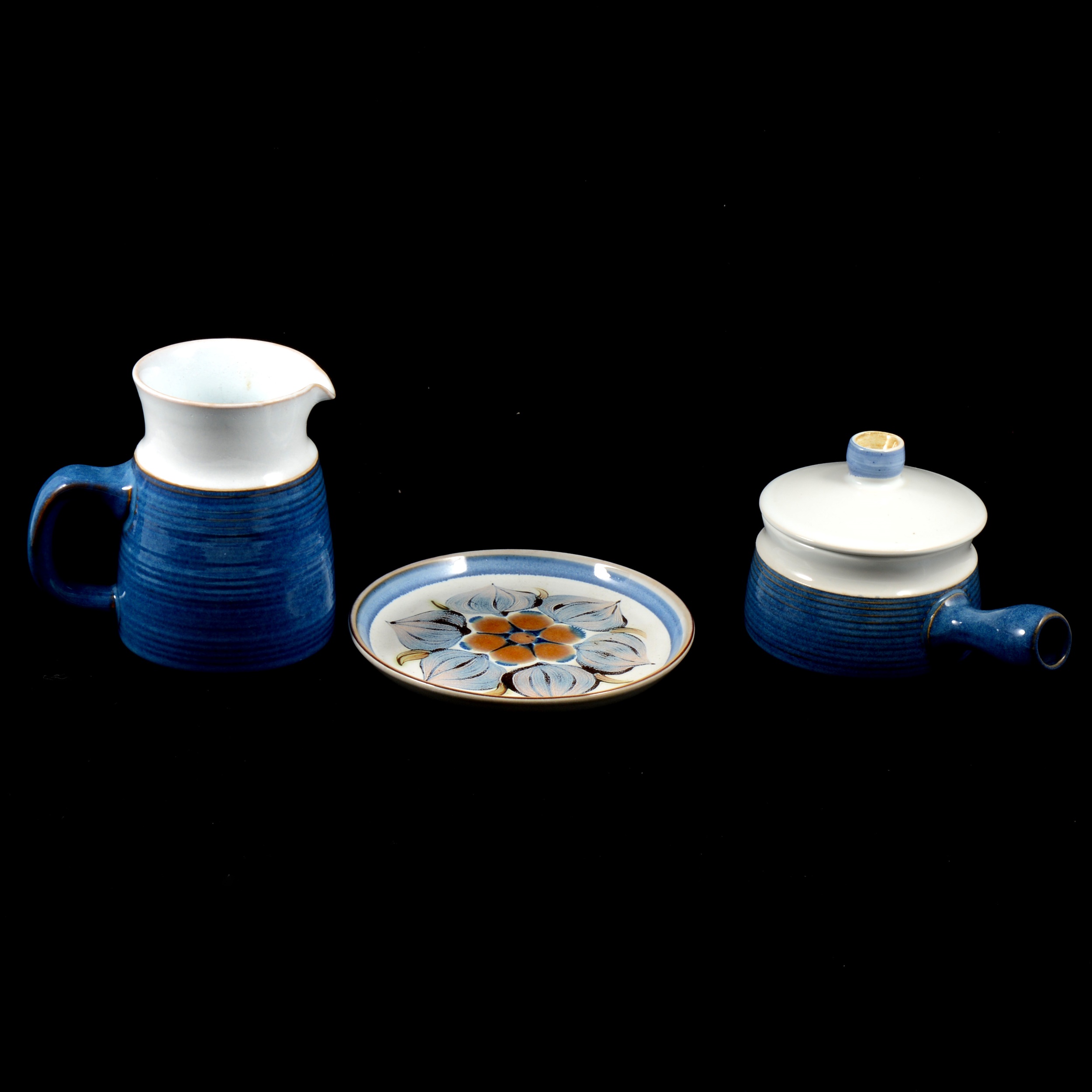 Lot 89 Quantity of Denby pottery tableware,