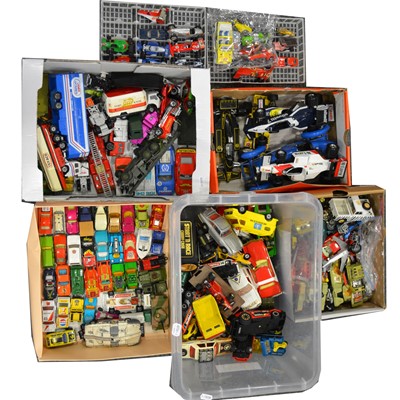 Lot 217 - Five trays of loose models and vehicles, including makers Britains, Dinky, Corgi, Hotwheels