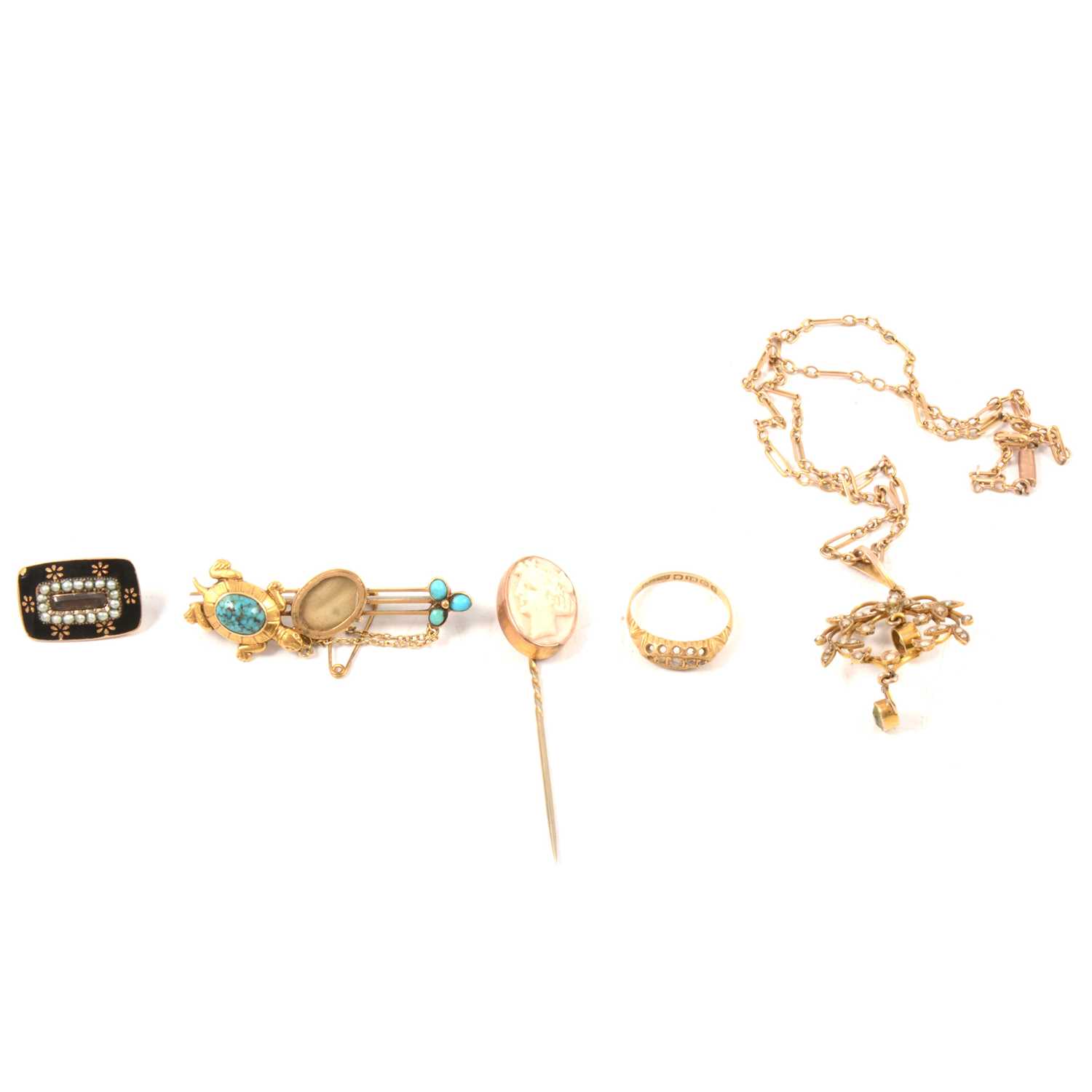 Lot 234 - A collection of Edwardian Jewellery.