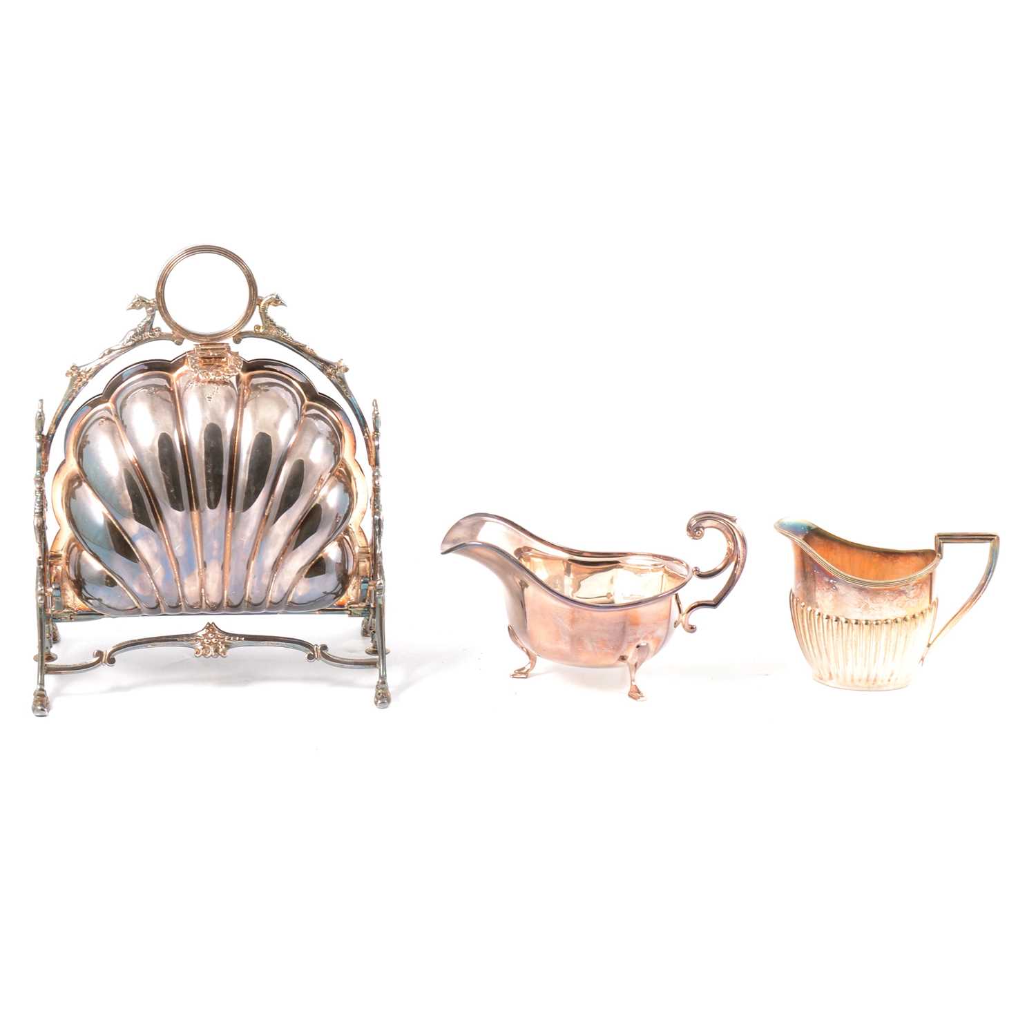 Lot 232 - Small collection of silver plate, including Welbeck Plate scallop-clasp biscuit box