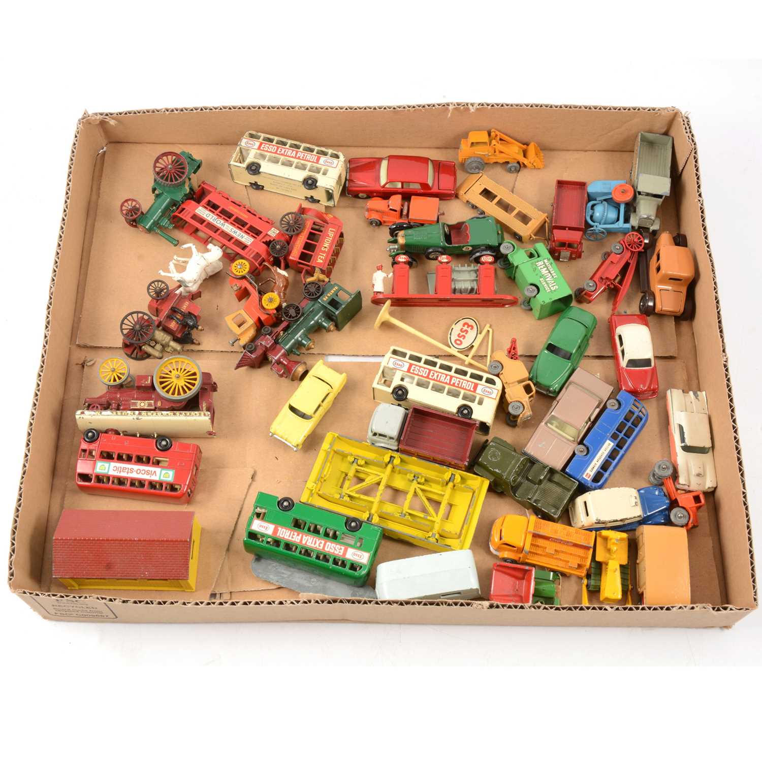 Lot 274 - One tray of Lesney Matchbox models and vehicles.