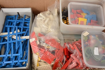 Lot 40 - Two trays of vintage Lego, including train track etc