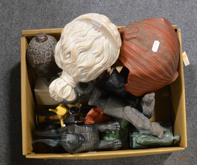 Lot 166 - Collection of modern figures and carvings