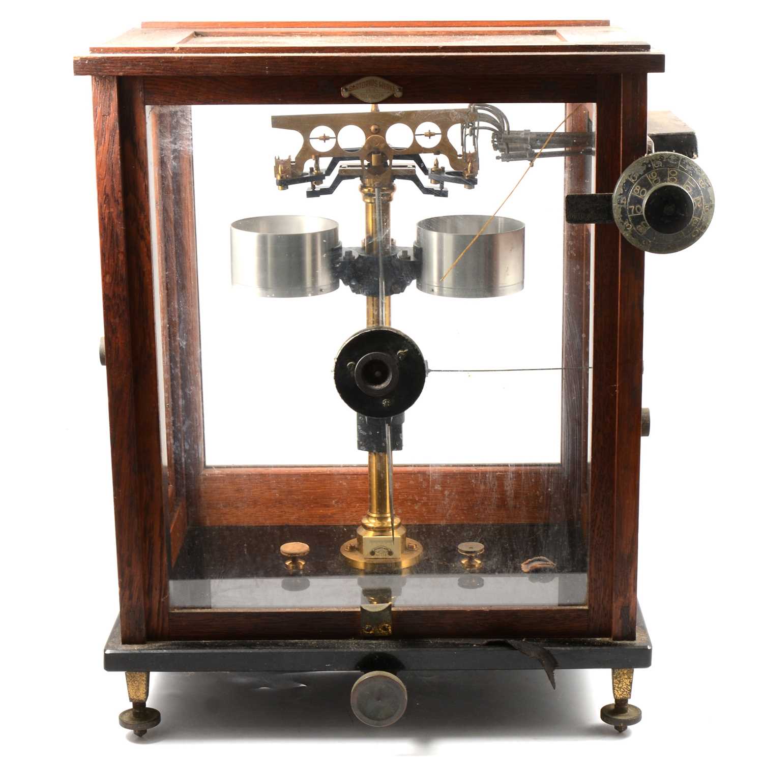 Lot 165 - Cased scientific instrument